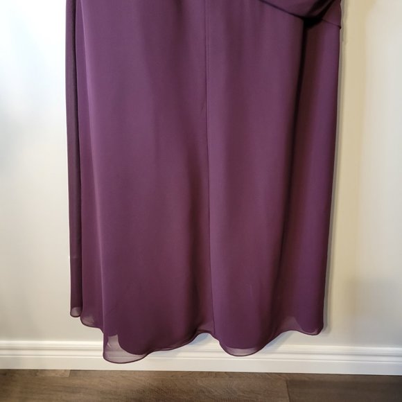VitShoulder Full Length Purple Gown Says size 6 fits more like a 4 ! - Picture 13 of 15